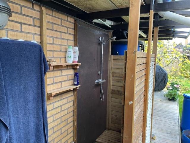 Dubbelrum Med Extrasaeng Pa Markplan I Lugnt Villaomrade Malmo Ngoại thất bức ảnh
